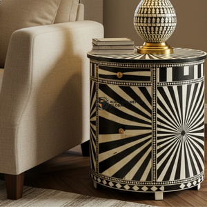 Mesa Auxiliar Redonda de Madera Artesanal con Incrustaciones de Hueso Chevron Negro, Moderna y Ecológica - Product Image 3