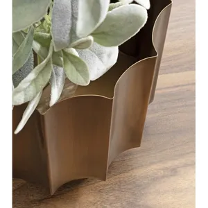 Vase à fleurs en métal fait main de luxe, élégant support pour arrangements floraux pour maisons contemporaines, hôtels de luxe, villas design - Product Image 6