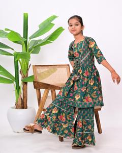 Conjunto de Salwar Kameez Moderno de Alta Calidad AARTI FASHION para Niñas, Estampado Floral Verde, Algodón Elástico, Largo hasta el Suelo, Envío Rápido - Product Image 1