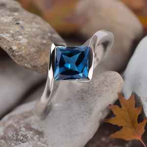 Princess Cut Blue Topaz Engagement Ring Vintage Unique Rose Gold Princess Cluster Bypass Dainty Wedding Ring - Product Image 4