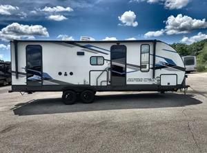 Lujosas y Confortables Autocaravanas y Casas Rodantes Forest River Alpha Wolf 23DBH-L 2023 2024 2025 - Product Image 5