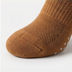 Chaussettes pour hommes, couleur unie, tricotées, style classique, marron - Product Image 6