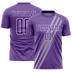 ชุดเสื้อฟุตบอลสีม่วงขาวแบบใหม่ OEM ผ้าโพลีเอสเตอร์ 160 GSM พร้อมกางเกงขาสั้น  รับสกรีนโลโก้ทีมและชื่อหมายเลขผู้เล่นตามสั่ง - Product Image 2