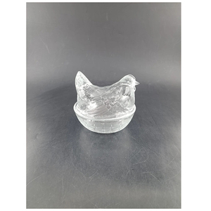 Figurine de poule sur nid en verre d'inspiration vintage pour armoires décoratives et accents d'intérieur - Product Image 2