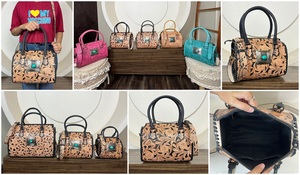 Nuevo Bolso Bandolera Speedy de Cuero Genuino de Vaca de 11 Pulgadas con Diseño Floral Repujado y Concho Turquesa, Hecho a Mano y Personalizado - Product Image 3