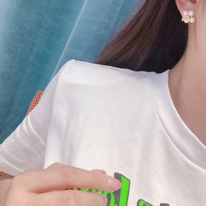 Boucles d'oreilles à clous en perles d'eau douce naturelles de 5 à 6 mm, célèbres sur Internet, plaquées or 14 carats, même design de bijoux que l'original - Product Image 4