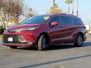 Toyota Sienna XLE 2018 Usada Clásica, 7 Pasajeros, Tracción Delantera - Product Image 3