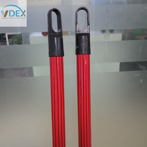 Fábrica al por mayor 50 unids/bolsa de mango de escoba de madera de 120cm de largo con hilo italiano buen precio recogedores y escobas - Product Image 3