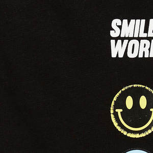 กางเกงขาสั้นผู้ชายสีดำล้วน ผ้าโพลีเอสเตอร์ 100% สวมใส่สบาย มีเชือกผูก เอวสม็อค เหมาะสำหรับฤดูร้อน สไตล์สตรีทแวร์ เป็นมิตรต่อสิ่งแวดล้อม แห้งเร็ว - Product Image 6