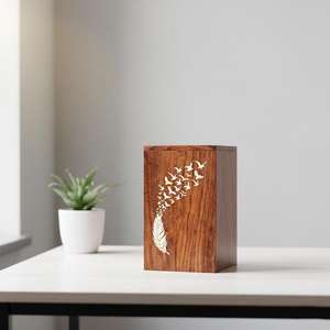 Boîte à bijoux moderne de luxe en bois avec gravure 40x40x25cm, à poser pour le salon - Product Image 1