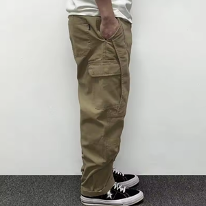 Pantalon cargo multi-poches pour homme, style rétro, couleur unie, coupe ample, avec boutons et sangle élastique, décontracté, pour l'automne - Product Image 4