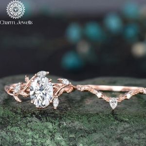 Bague de fiançailles en or rose pour femme Charm_Jewells, moissanite taille coussin, motif floral, sertissage à griffes, classique, certifiée IGI, 3 grammes - Product Image 3