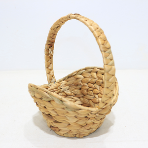 Cesta de picnic de jacinto de agua natural tejida a mano con asa trenzada - Product Image 1