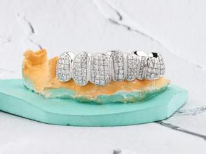 Grillz de luxe en moissanite, bijoux dentaires personnalisés style hip-hop haut de gamme, plaqué argent rhodié - Product Image 3