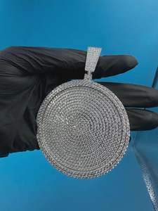 Colgante Circular Estilo Hip Hop con Medallón, Plata 925, Colgante con Incrustaciones de Diamantes, Colgante Hip Hop de Lujo, Estilo Rapper, Colgante Personalizado - Product Image 2