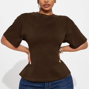 T-shirt côtelé marron uni pour femme, coupe droite, décontracté, avec fermeture éclair au dos, manches courtes, ourlet incurvé, style hip-hop, idéal pour la gym - Product Image 1