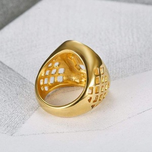 Bague de créateur en or et argent avec diamant Moissanite, style luxe Hip Hop Bling, pour le quotidien, les soirées, la mode et le style urbain. - Product Image 3