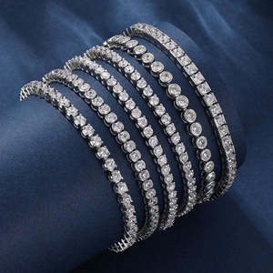Pulsera de tenis gruesa estilo hip hop chapada en oro con moissanita de corte princesa y piedras brillantes, joyería fina - Product Image 3