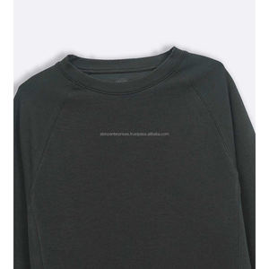 Top corto unisex de manga larga para fitness, diseño de logotipo personalizado de gran tamaño, ajuste holgado, secado rápido, estilo sólido sostenible - Product Image 5