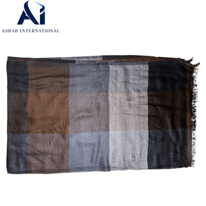 Bufanda de Algodón Orgánico Tejida a Mano al por Mayor, Estola de Lujo con Diseño a Cuadros, Ecológica, Hecha a Mano por Artesanos, para Invierno y Otoño - Product Image 5