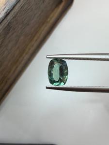 Alexandrite naturelle, pierre précieuse en vrac, taille coussin ovale, changeant de couleur vert-bleu, facettée, 5.30x7mm, 0.91ct, pierre de collection pour joaillerie fine - Product Image 1