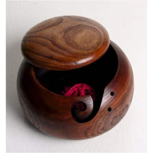 Bol à fil fait main avec couvercle, grand bol en bois pour le tricot, support portable pour le fil, rangement pour accessoires de tricot et cadeaux - Product Image 1