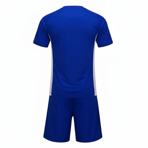 Ensemble de tenue de football personnalisée avec maillot et short imprimés, 100% polyester respirant, protection UV - Product Image 2