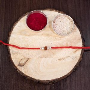 Rakhi Rudraksha pour frère avec casquettes florales et perles, unisexe, en argent sterling 925, marque Seaila, cadeau Hindism Raksha Bandhan - Product Image 2