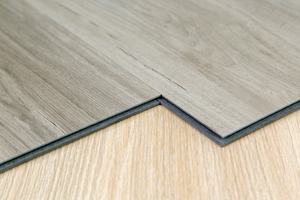 Revêtement de sol SPC Ecofloor OEM ODM, écologique, imperméable, ignifuge, résistant à l'humidité, anti-rayures, finition mate, salle de bain, salon - Product Image 2