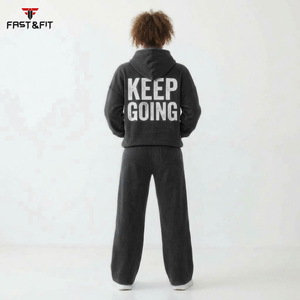 Ropa Deportiva Femenina de Diseño Personalizado 2027, Chándal de Moda Invernal para Mujer, Corte Ajustado, Hecho en Pakistán - Product Image 2