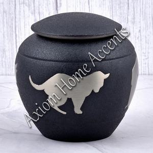 Elegante urna para mascotas con tallas sinceras y acabado brillante para un tributo digno a las mascotas amadas por Axiom Home Accents - Product Image 1