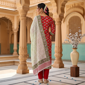 Conjunto de Pijama Kurti Sarong de Algodón con Estampado Floral Rojo y Blanco |   Ropa de Resort Hecha a Mano con Estampado de Bloques de Alta Calidad |   Conjunto Informal de Boutique - Product Image 3