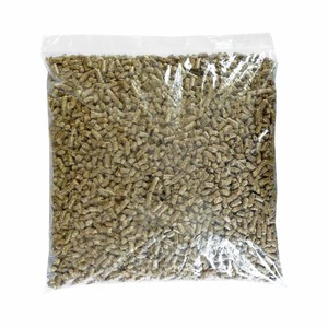 Exportation en vrac de granulés de bois biomasse fabriqués à partir de sciure de bois dur naturel pour un chauffage propre et la production d'énergie - Product Image 4