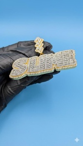 Colgante de letra SLIME de plata de ley 925 chapado en oro de 18 quilates con moissanita de corte brillante redondo, amuleto temático de hip hop para unisex - Product Image 2