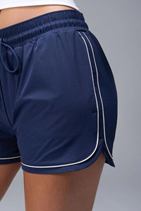 Shorts de sport pour femmes, personnalisés, OEM, à taille mi-haute élastique, respirants, à séchage rapide, en tissu de coton, coupe slim - Product Image 3