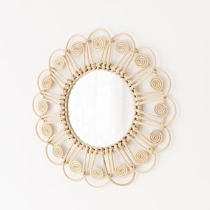 Marco de espejo de ratán redondo hecho a mano con diseño de pluma de pavo real intrincado acento de decoración de pared para sala de estar, dormitorio o entrada - Product Image 1