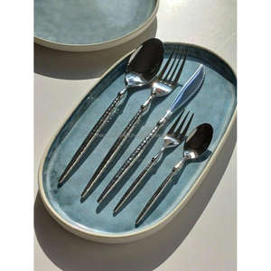 ชุดช้อนส้อมสแตนเลสขัดเงา ชุดมีด ส้อม และช้อน 5 ชิ้น ชุดช้อนส้อมดีไซน์พิเศษ อุปกรณ์จัดงานเลี้ยง - Product Image 1