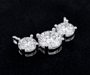 Colgante de Tres Diamantes Cultivados en Laboratorio en Oro, Colgante de Diamantes Trilogía, Joyería Minimalista, Aniversario - Product Image 2