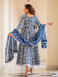 Ensemble Anarkali Twinfeet pour femme avec pantalon et dupatta, en coton imprimé Procion, orné de dentelle, longueur genou, pour occasions de mariage - Product Image 4