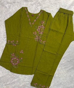 Conjunto de Kurta Verde para Mujer con Bordado Floral, Largo hasta el Tobillo, Estilo Casual, Estilo Indio Pakistaní, Algodón Tradicional 86775 DIVA-176 - Product Image 4