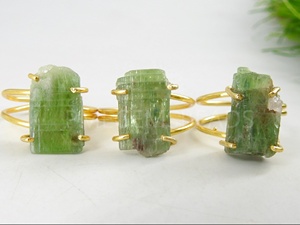 Bague en Kyanite Verte Naturelle Brute avec Fil de Cuivre Plaqué Or, Pierre Minérale Brute, Cadeau de Mariage et Fiançailles, Bijou Tendance - Product Image 5