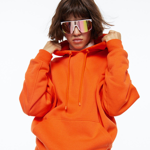 เสื้อฮู้ดซิปสีแดง/ดำ ผลิตจากโพลีเอสเตอร์ 100% - Product Image 4