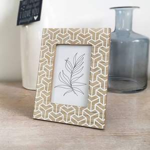 Marco de fotos de madera con diseño grabado en CNC, marcos de madera de mango, marco de fotos de madera de acacia, decoración para el hogar a un precio muy bajo. - Product Image 6