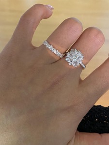 Bague de fiançailles en or blanc 14 carats avec diamant de laboratoire taille princesse 1 carat, couleur F, pureté VVS2, certifié IGI, avec halo et pierres latérales marquise - Product Image 5