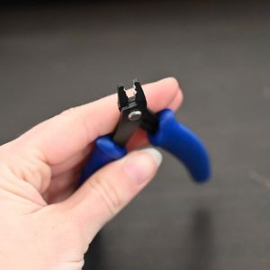 Pince à sertir personnalisée avec logo pour la fabrication de bijoux, outil professionnel de perlage, couleur personnalisée, OEM ODM, vente en gros en vrac - Product Image 4