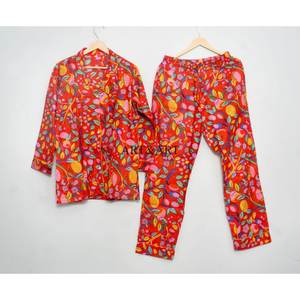 Ensemble de pyjama en coton fait main, imprimé floral, léger et respirant, pour femmes, 100% coton, coupe ajustée, été, maison - Product Image 1