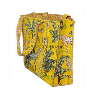 Grand sac fourre-tout matelassé en coton fait main, écologique, personnalisable pour femme, en toile, imprimé floral, pour la plage, les voyages d'été et le shopping - Product Image 1
