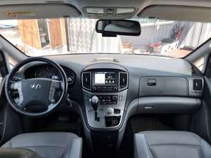 Fourgonnette d'occasion Hyundai Starex Argentée 2019, 9 places, MPV familial, véhicule de transport 4x4, voiture d'occasion coréenne - Product Image 3