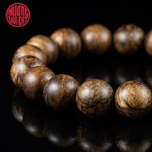 Pulsera de Agarwood Malayo Redonda de 12 mm, Casi Sumergible – Cuentas de Oud Malayo Natural de Alta Resina, Hechas a Mano, Aromáticas para Oración - Product Image 3