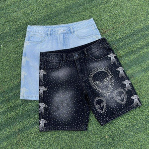 Shorts Bermuda en jean imprimé pour homme avec motif OVNI, taille mi-haute, style décontracté, options noir et bleu clair - Product Image 1